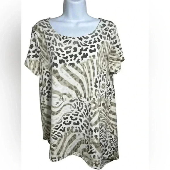 Chico’s Women’s Leopard Print Asymmetrical Top White Size 1 - Picture 1 of 9